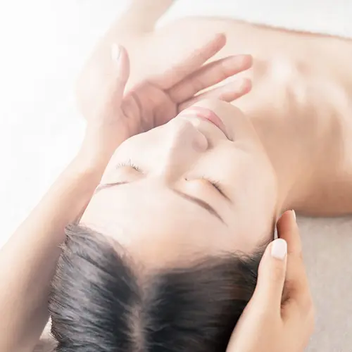 肩こり・頭痛でお悩みの方向けドライヘッドマッサージ